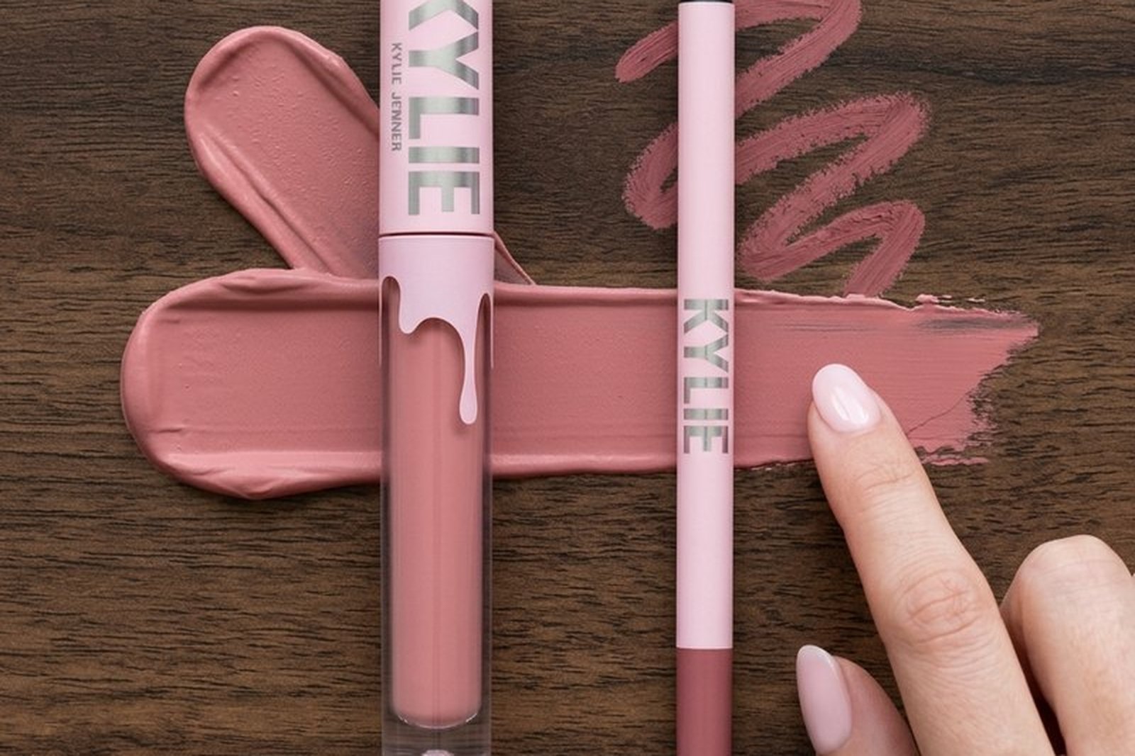 El mismo kit como anuncio, madera y swatch